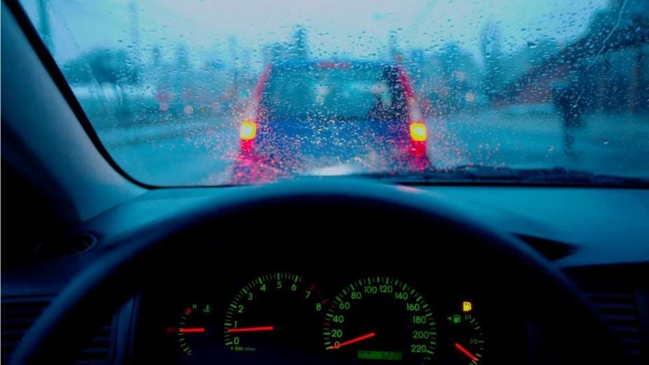 6 Tips & Tricks for Driving in Winter